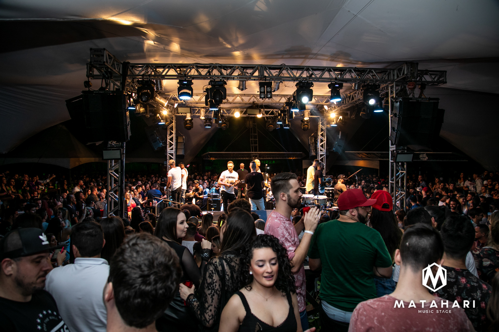 Sambacana com Turma do Pagode
