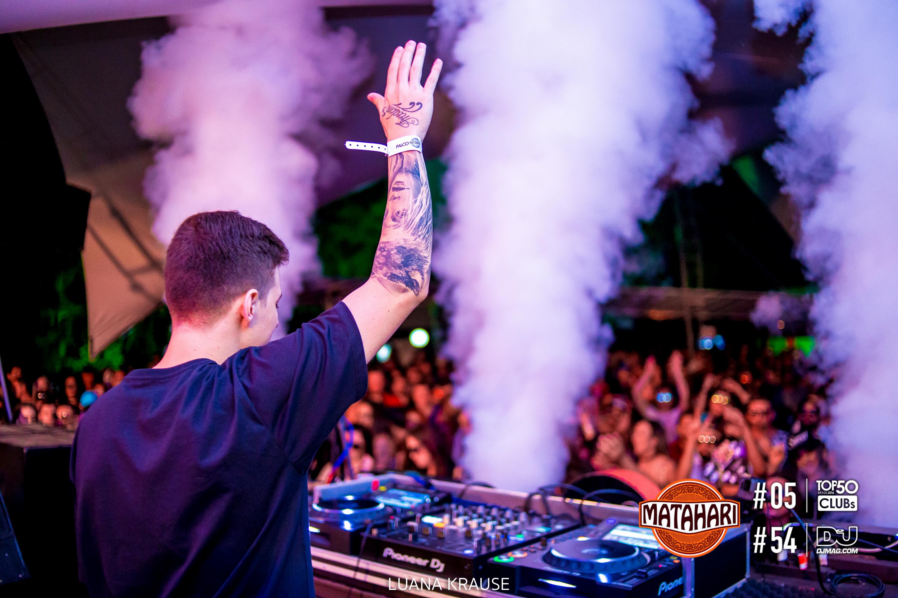 Sunset com Sharam Jey