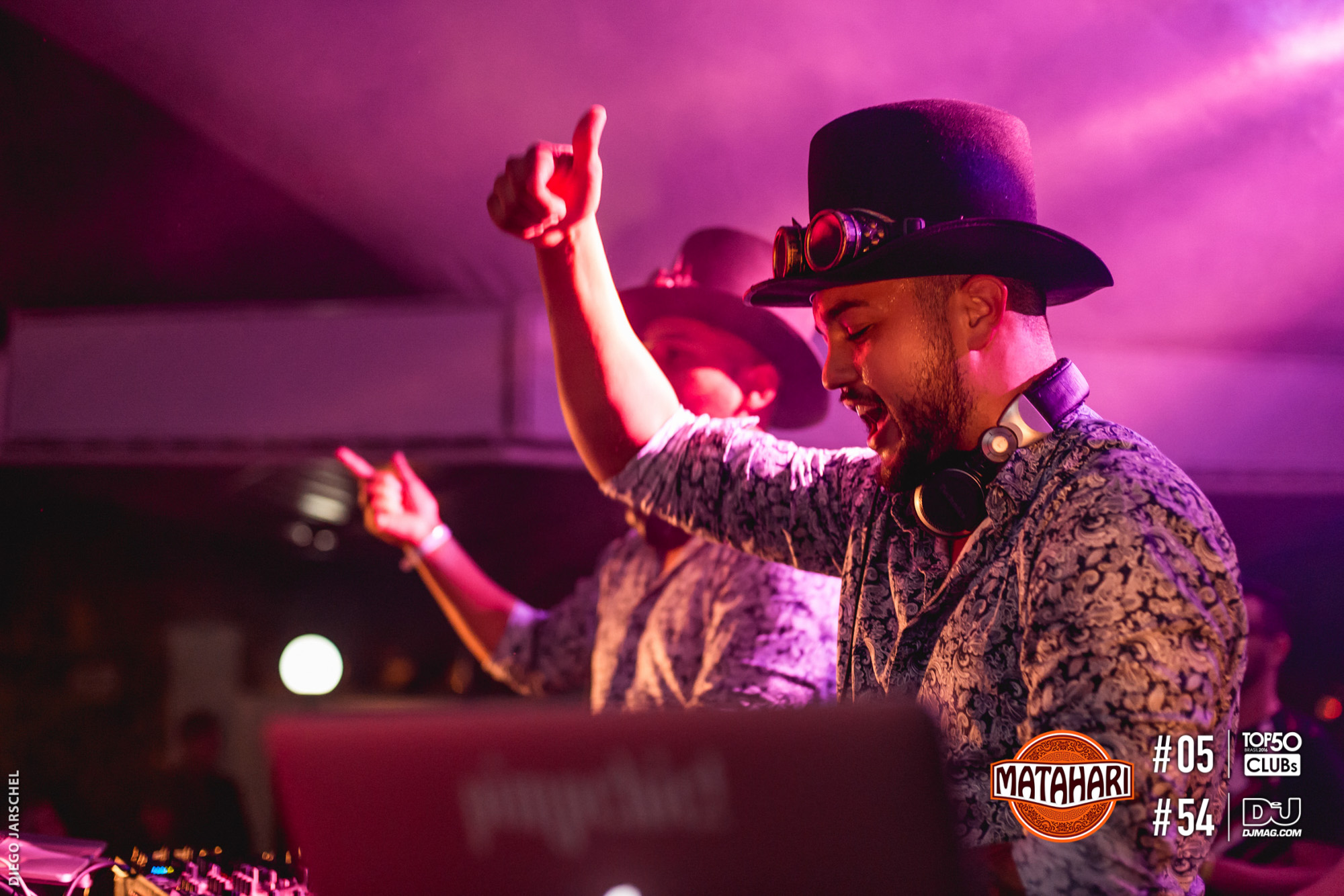Sunset com Chapeleiro